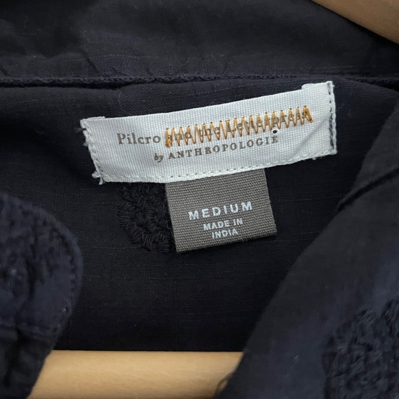 Anthropologie PILCRO Black embroidered Whitney Trapeze button down top size M - Picture 6 of 10